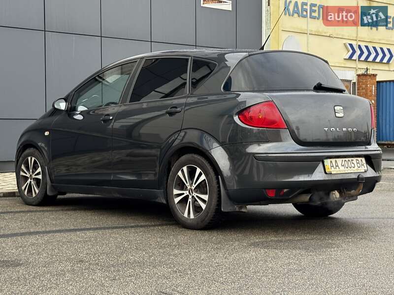 Хетчбек SEAT Toledo 2008 в Києві