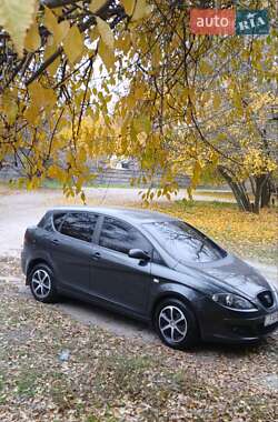 Хетчбек SEAT Toledo 2008 в Запоріжжі