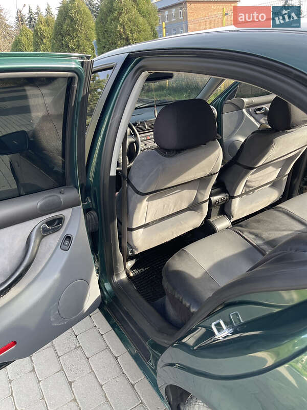 Седан SEAT Toledo 2001 в Черновцах