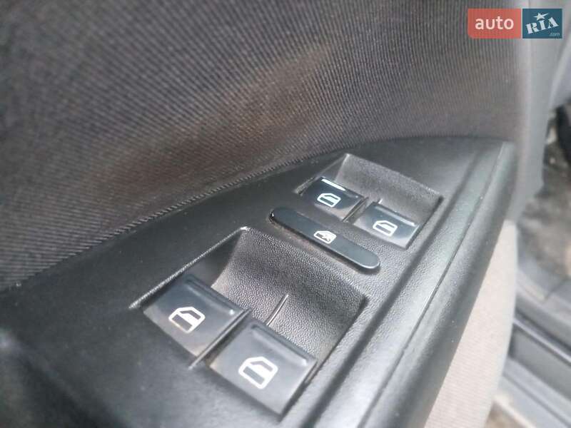 Хэтчбек SEAT Toledo 2008 в Львове