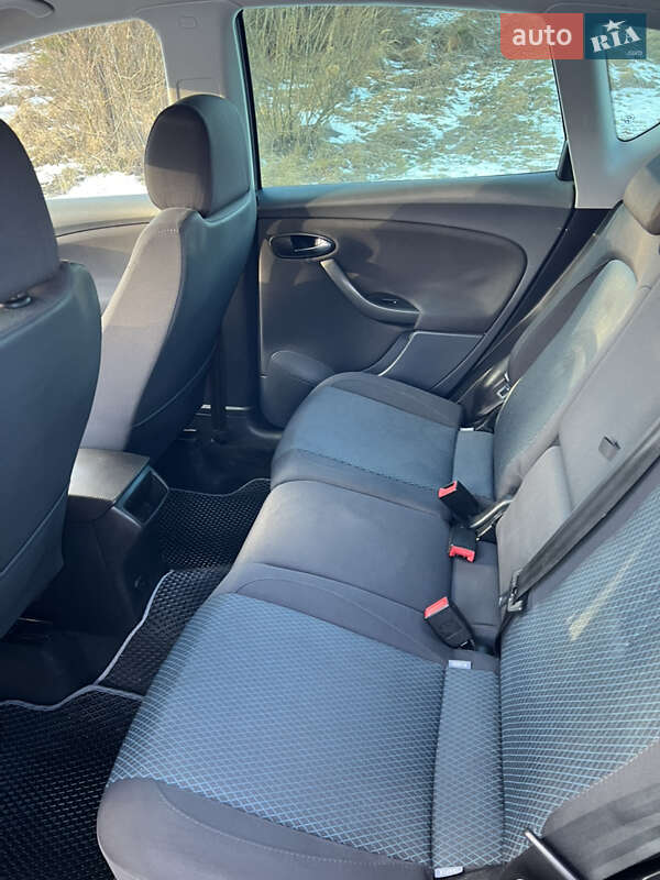 Хетчбек SEAT Toledo 2008 в Стрию