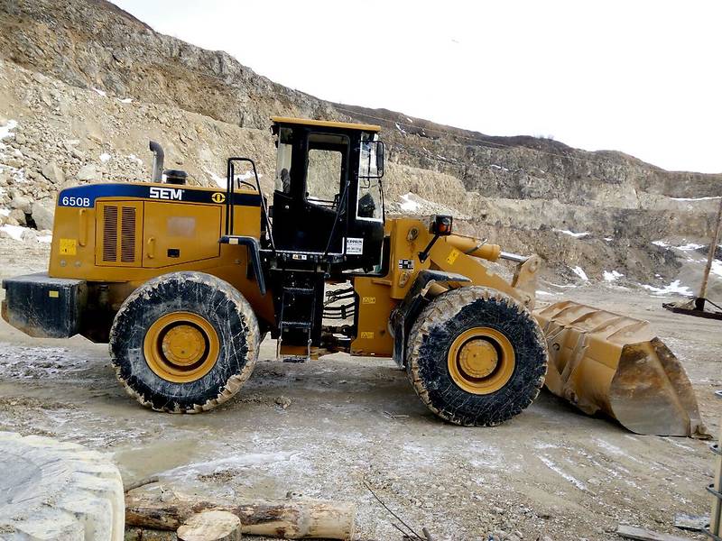 Фронтальні навантажувачі SEM 650 2013 в Дніпрі