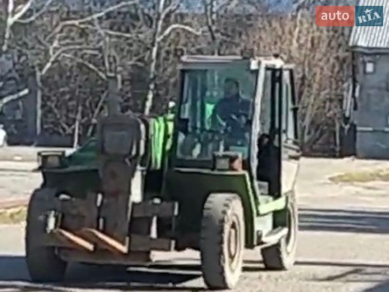Телескопічні навантажувачі Sennebogen 305 2005 в Одесі