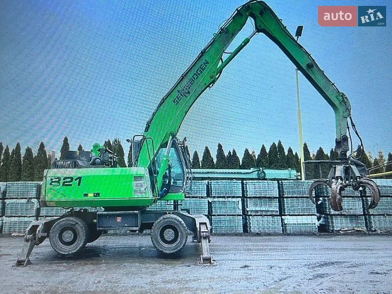 Колесный экскаватор Sennebogen 821 2010 в Косове