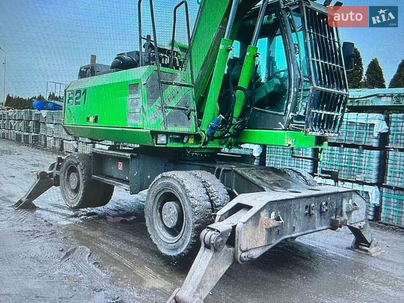 Колесный экскаватор Sennebogen 821 2010 в Косове