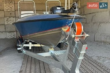 Човен Silver Hawk 2002 в Чернігові