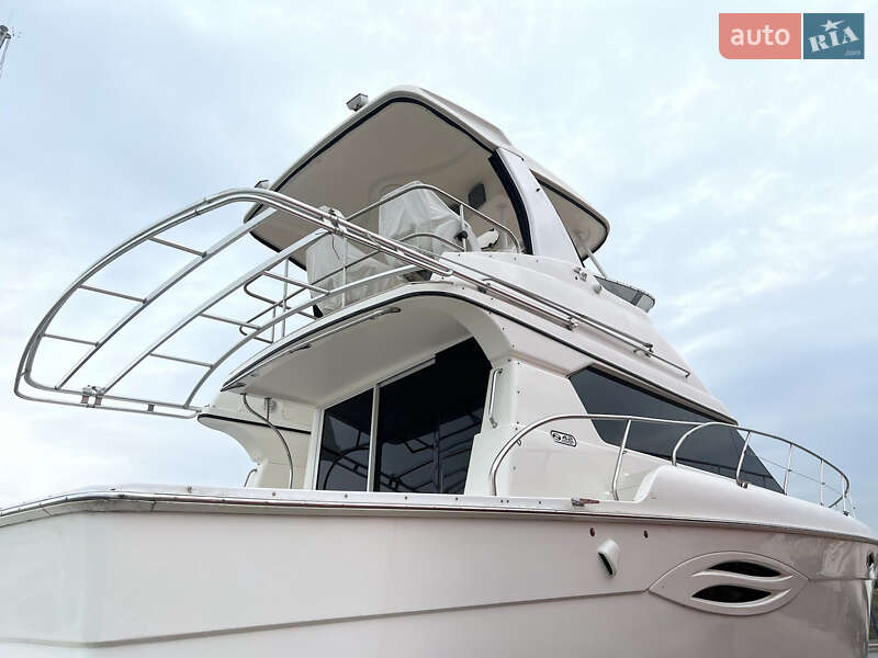 Моторная яхта Silverton 42 2002 в Одессе