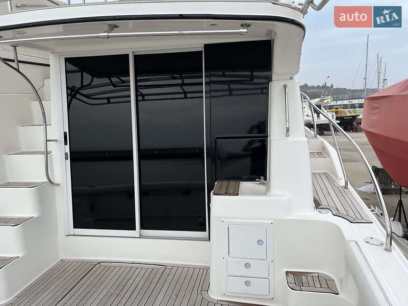 Моторная яхта Silverton 42 2002 в Одессе