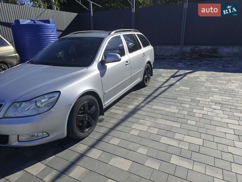 Універсал Skoda 110 2010 в Новояворівську