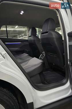 Позашляховик / Кросовер Skoda Enyaq iV 2021 в 