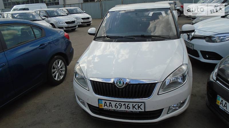 Хэтчбек Skoda Fabia 2012 в 