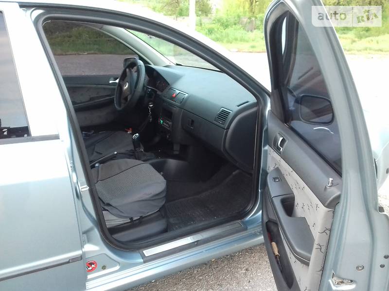 Седан Skoda Fabia 2002 в Костянтинівці (Краматорського району)