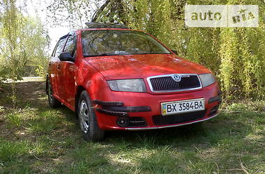 Хетчбек Skoda Fabia 2004 в 