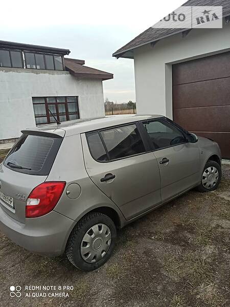 Хетчбек Skoda Fabia 2009 в 