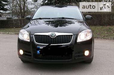 Хетчбек Skoda Fabia 2009 в 