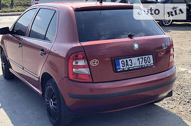 Хэтчбек Skoda Fabia 2002 в Хусте