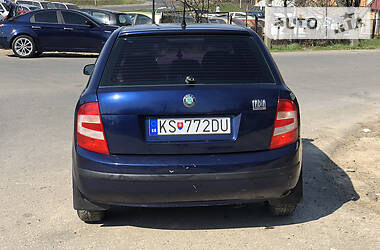 Хэтчбек Skoda Fabia 2005 в Хусте