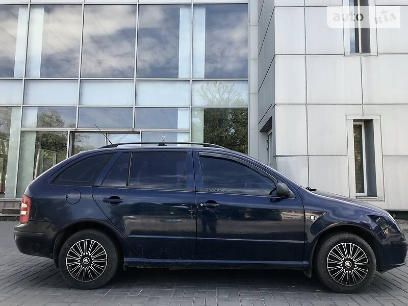 Універсал Skoda Fabia 2002 в Дніпрі
