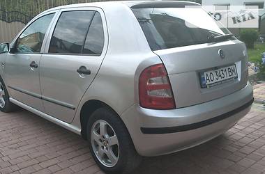 Хетчбек Skoda Fabia 2002 в 