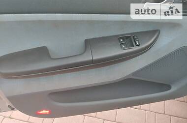 Хетчбек Skoda Fabia 2002 в 