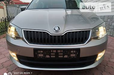 Хэтчбек Skoda Fabia 2016 в Киеве