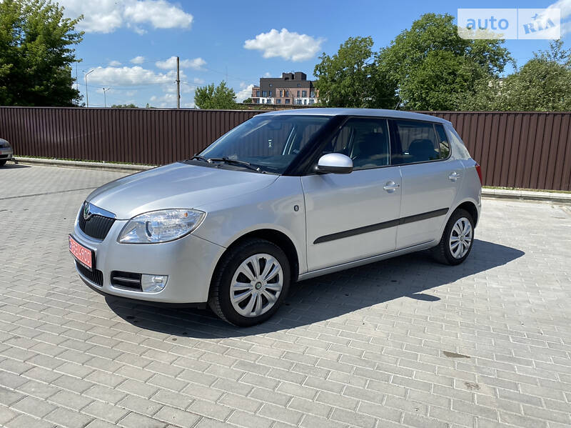 Хэтчбек Skoda Fabia 2009 в Староконстантинове