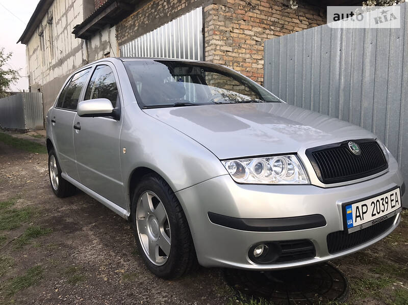 Хэтчбек Skoda Fabia 2004 в Киеве