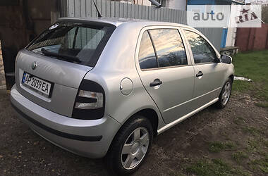 Хэтчбек Skoda Fabia 2004 в Киеве