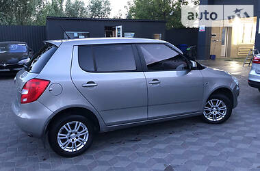 Хетчбек Skoda Fabia 2011 в 