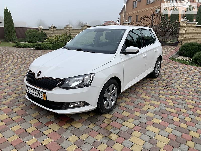 Хэтчбек Skoda Fabia 2015 в Хусте