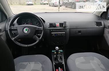 Седан Skoda Fabia 2002 в Киеве