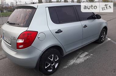 Хэтчбек Skoda Fabia 2010 в Киеве