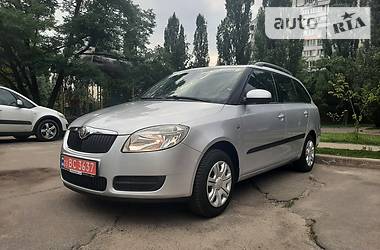 Універсал Skoda Fabia 2010 в Києві