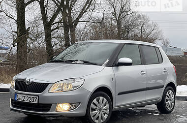 Хэтчбек Skoda Fabia 2014 в 