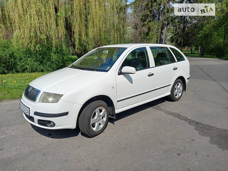 Купить Шкоду Фабия Универсал России