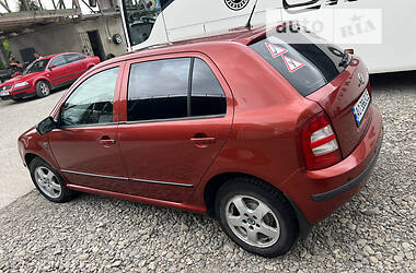 Хэтчбек Skoda Fabia 2001 в Хусте