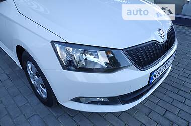 Хэтчбек Skoda Fabia 2017 в 