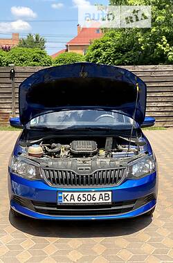 Хэтчбек Skoda Fabia 2015 в Киеве