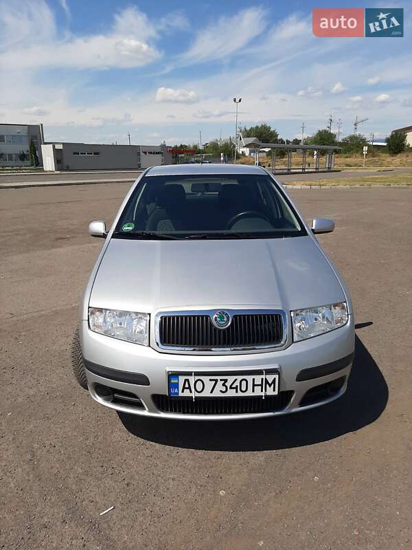 Хэтчбек Skoda Fabia 2006 в Ужгороде