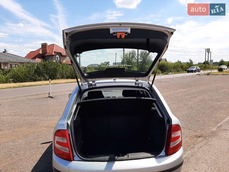 Хэтчбек Skoda Fabia 2006 в Ужгороде