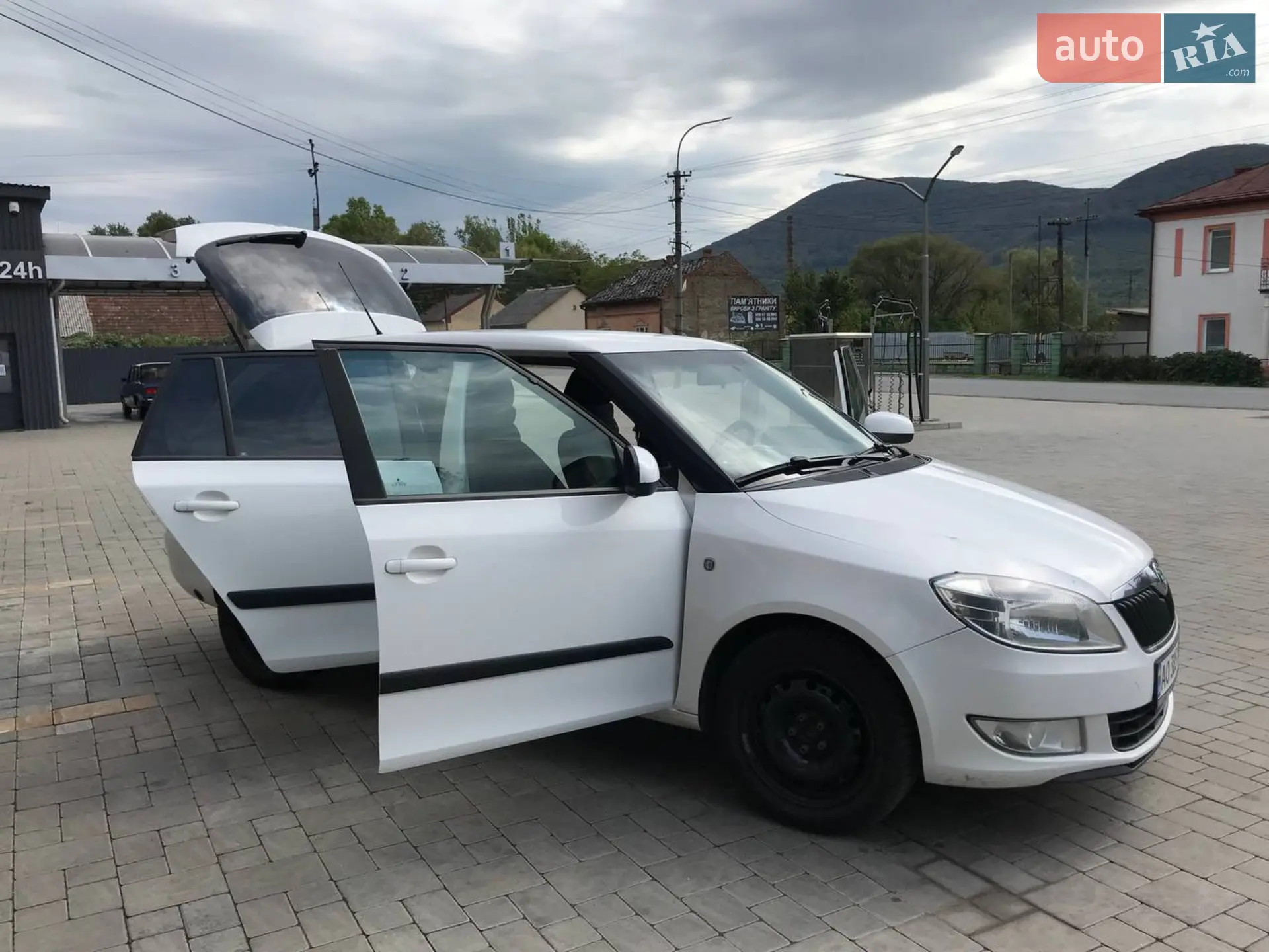 2011 Skoda Fabia - мініатюра 11