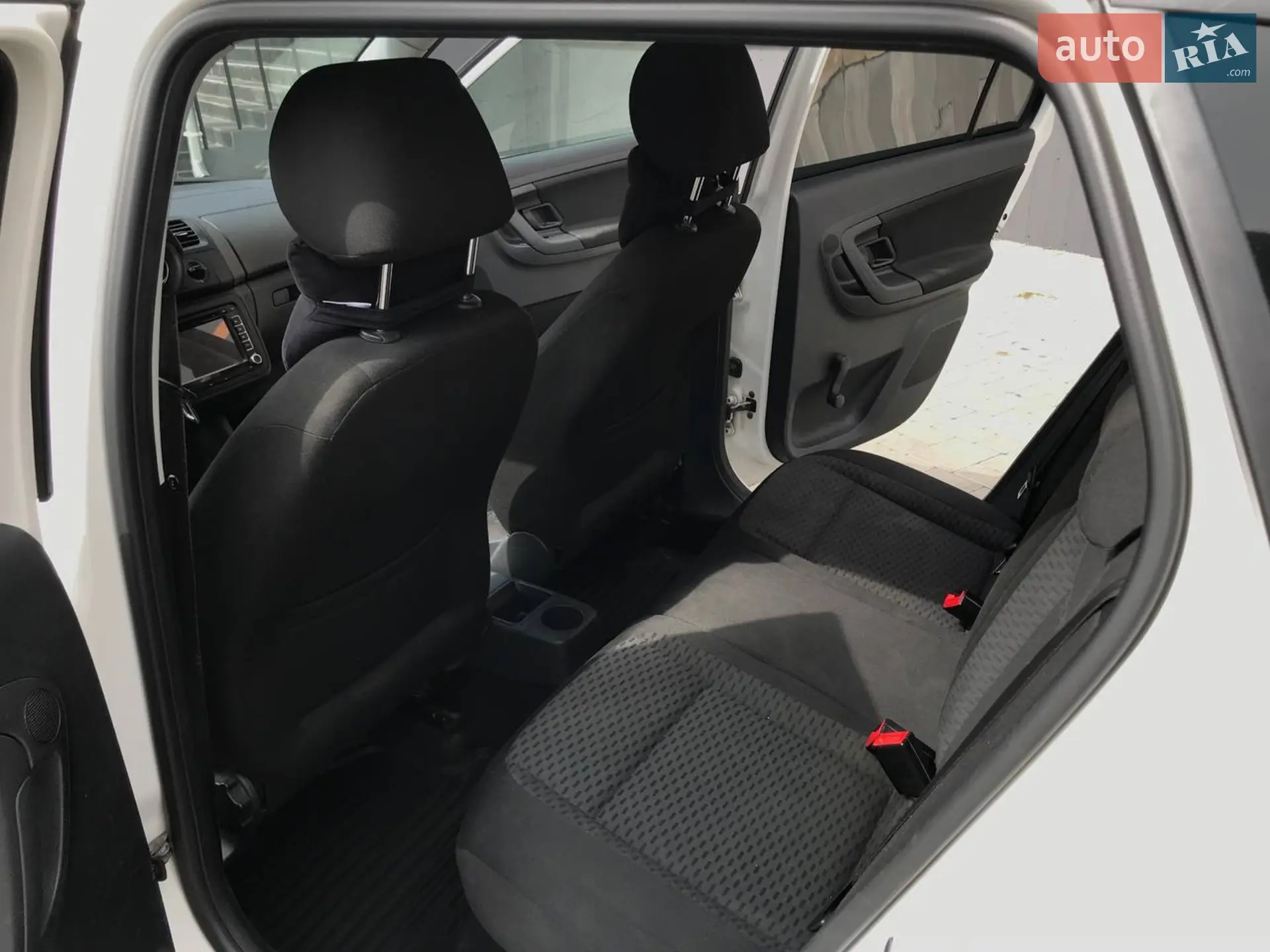 2011 Skoda Fabia - мініатюра 14