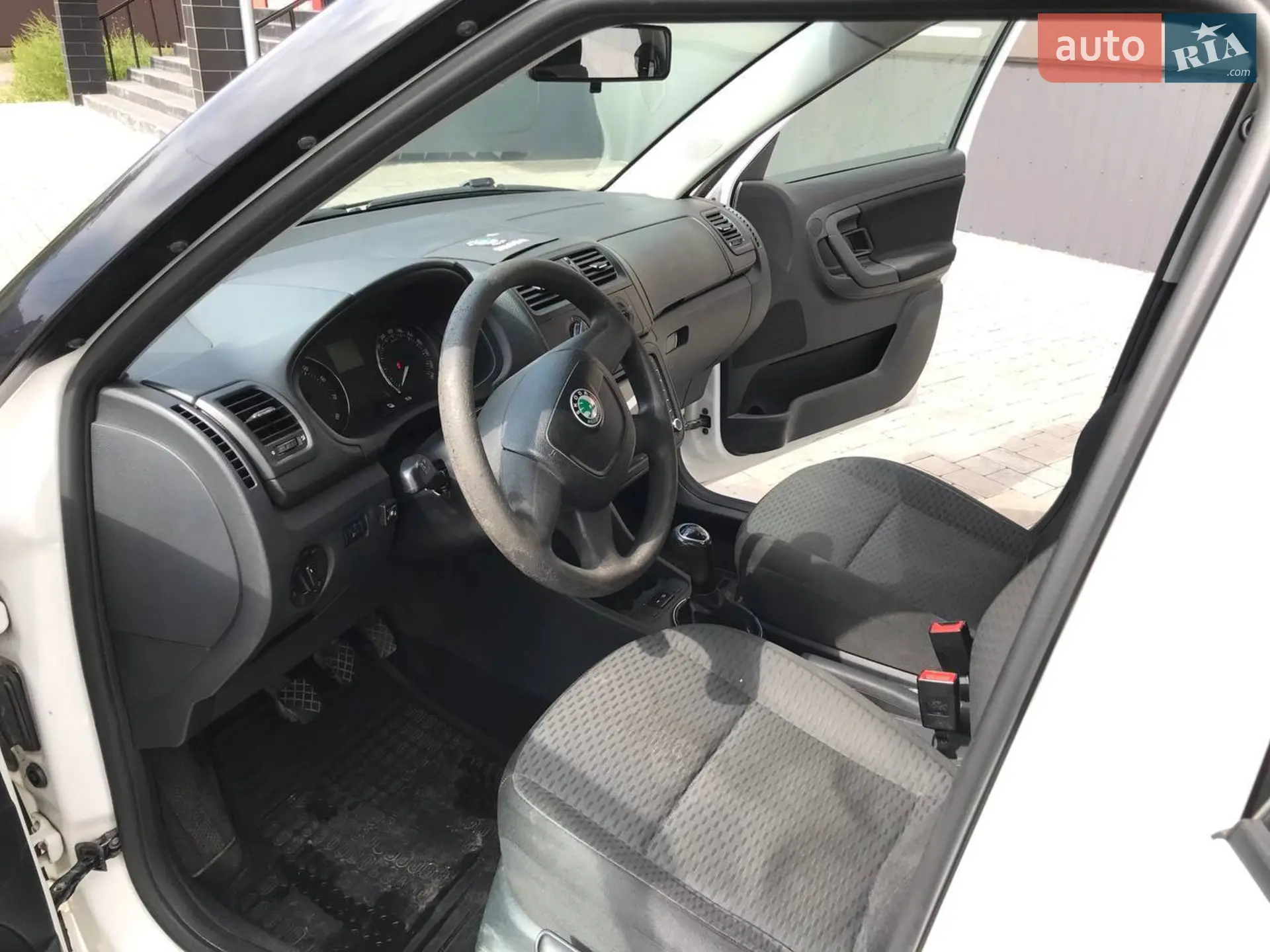 2011 Skoda Fabia - мініатюра 15