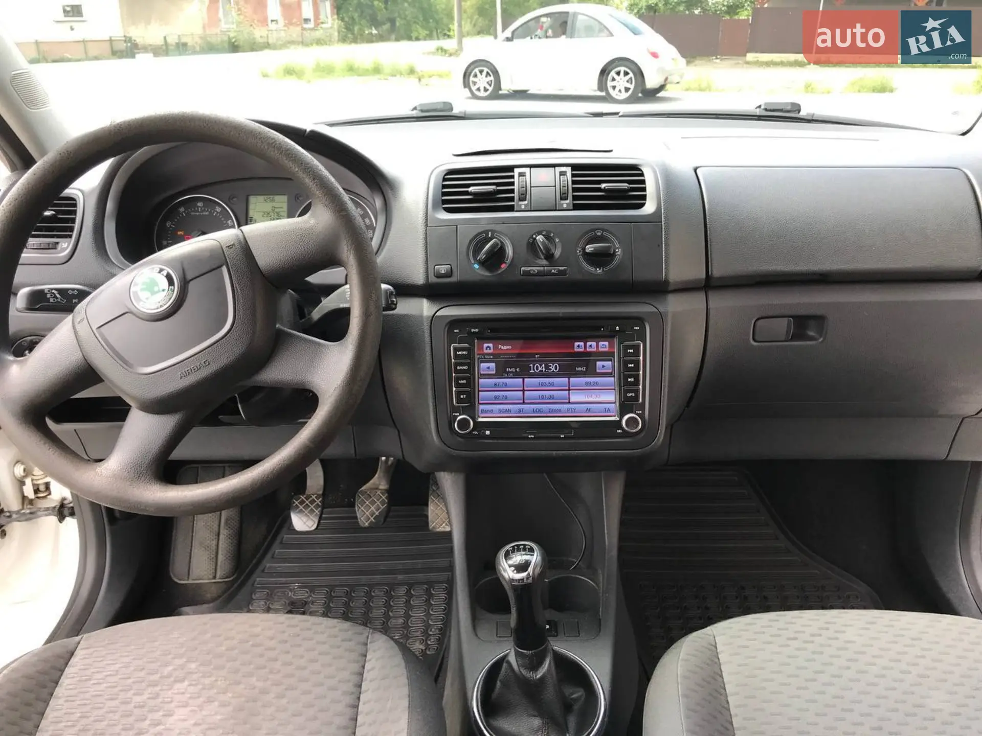 2011 Skoda Fabia - мініатюра 23