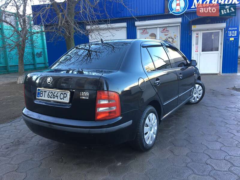 Седан Skoda Fabia 2002 в Ивано-Франковске