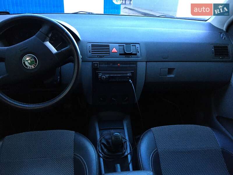 Седан Skoda Fabia 2002 в Ивано-Франковске