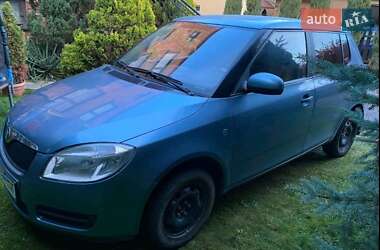 Хэтчбек Skoda Fabia 2010 в Золочеве