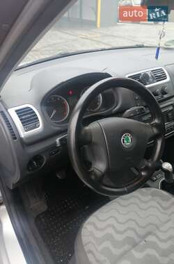 Хетчбек Skoda Fabia 2008 в Дніпрі