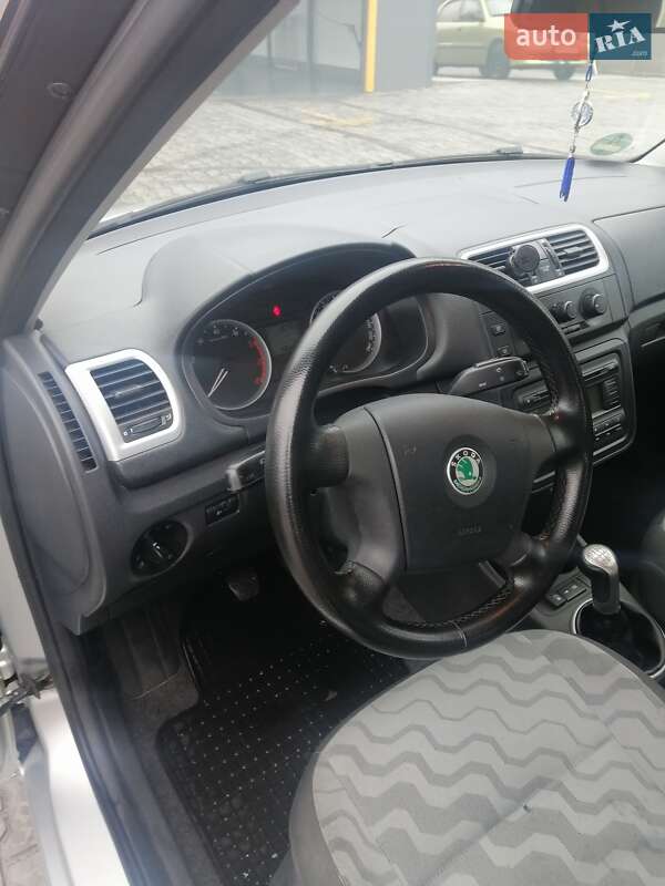 Хетчбек Skoda Fabia 2008 в Дніпрі