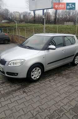 Хетчбек Skoda Fabia 2008 в Дніпрі